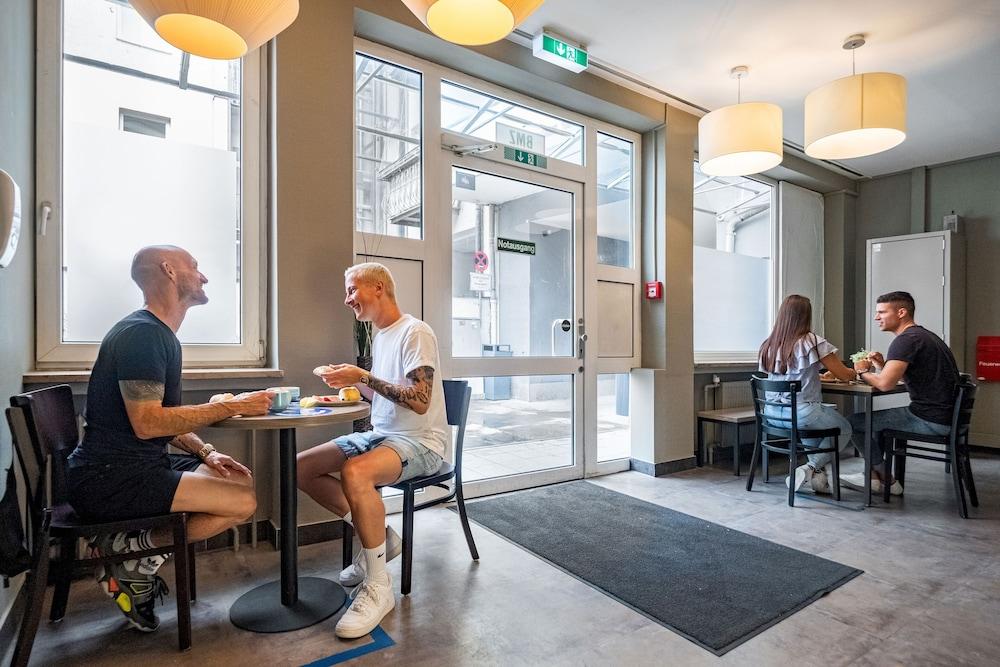 A&O Muenchen Hauptbahnhof Hotel Екстериор снимка