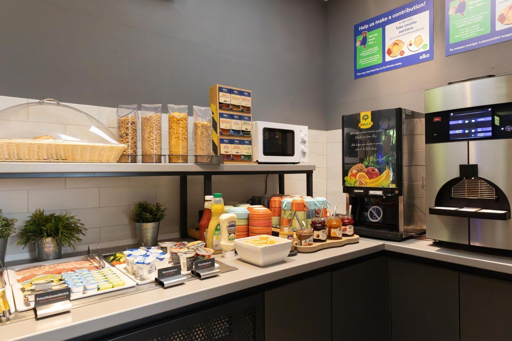 A&O Muenchen Hauptbahnhof Hotel Екстериор снимка