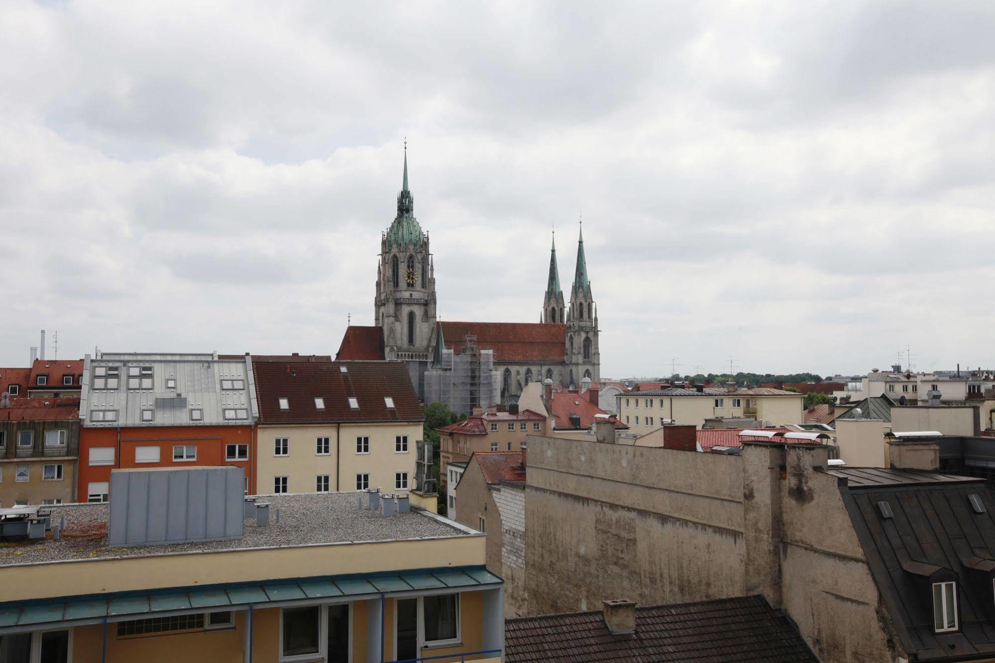 A&O Muenchen Hauptbahnhof Hotel Екстериор снимка